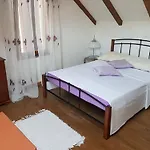 With Parking Space Rukavac, - 23763 * Vis