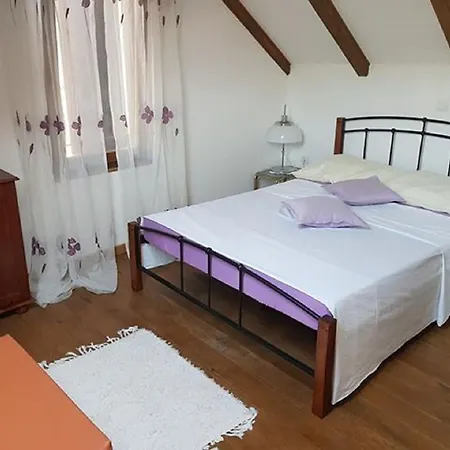 With Parking Space Rukavac, - 23763 * Vis